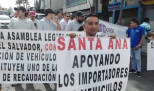 Marcha de protesta a la reforma de ley impulsada por empresarios de concesionarias.